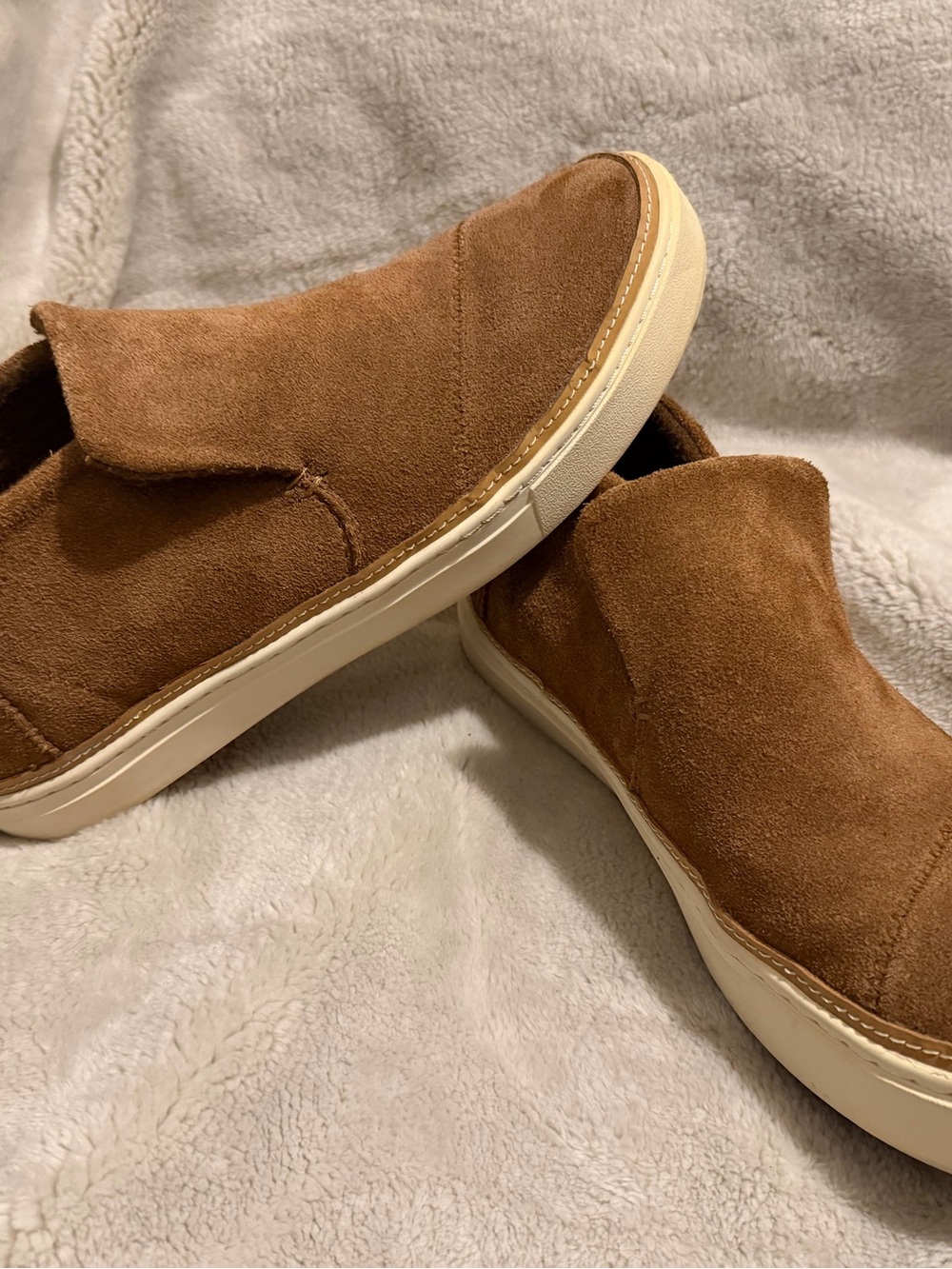 TOM’S Brown Suede Slip-On Casual Sneakers